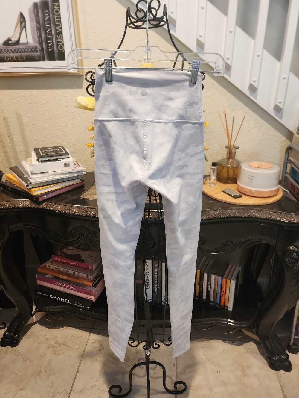 Lululemon leggings size 2 - Picture 3 of 5